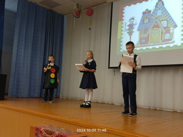 ПОСВЯЩЕНИЕ ПЕРВОКЛАССНИКОВ В ПЕШЕХОДЫ.